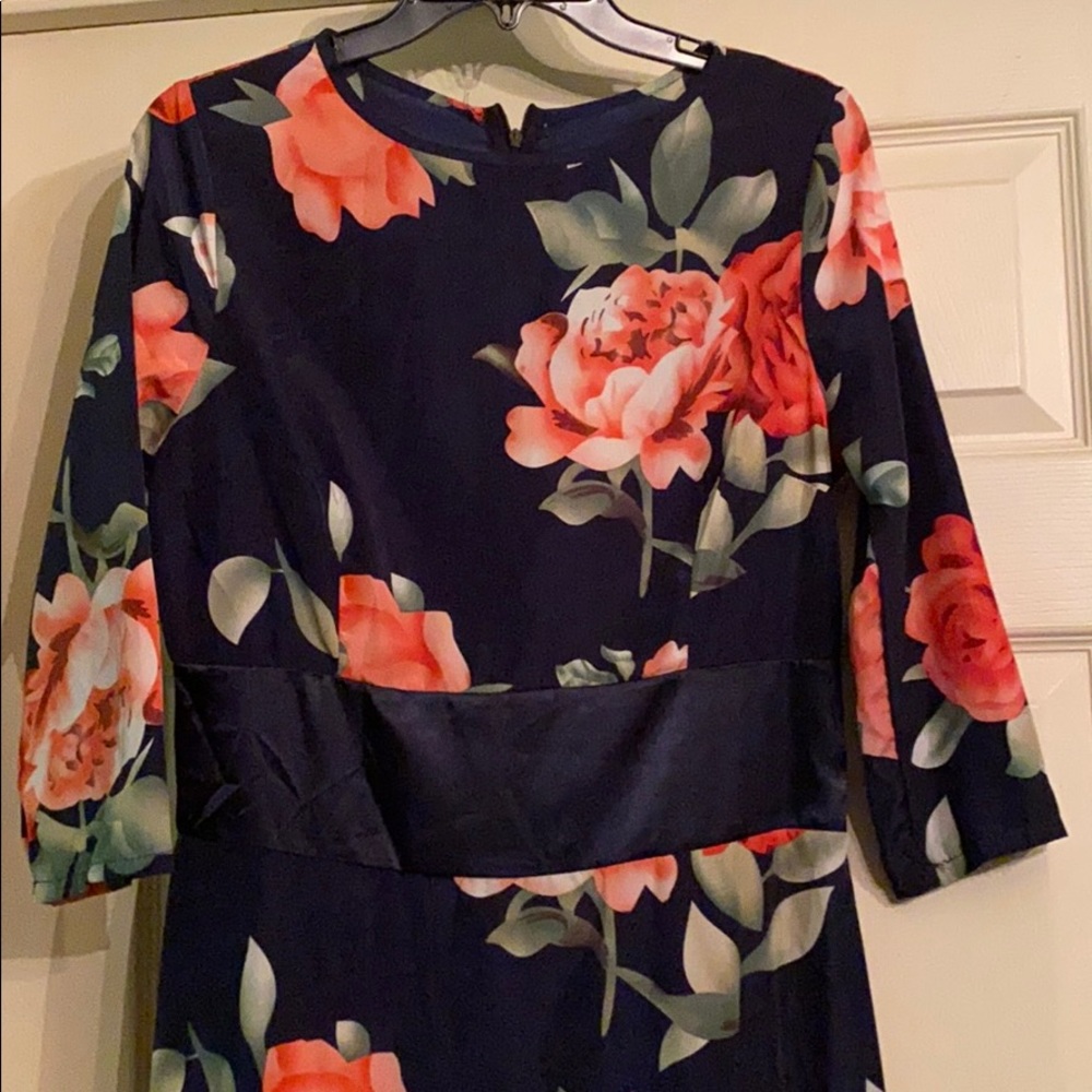 Floral Dress - Picture 3 of 6